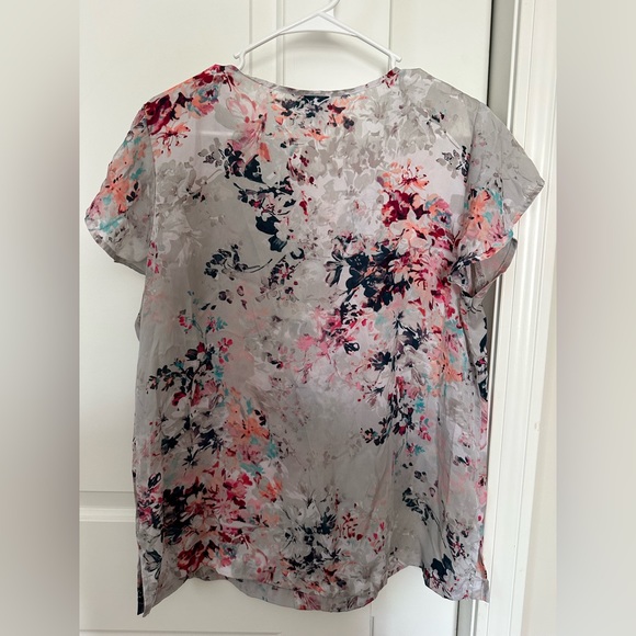 Liz Claiborne Floral Flutter Sleeve Blouse - Picture 2 of 3